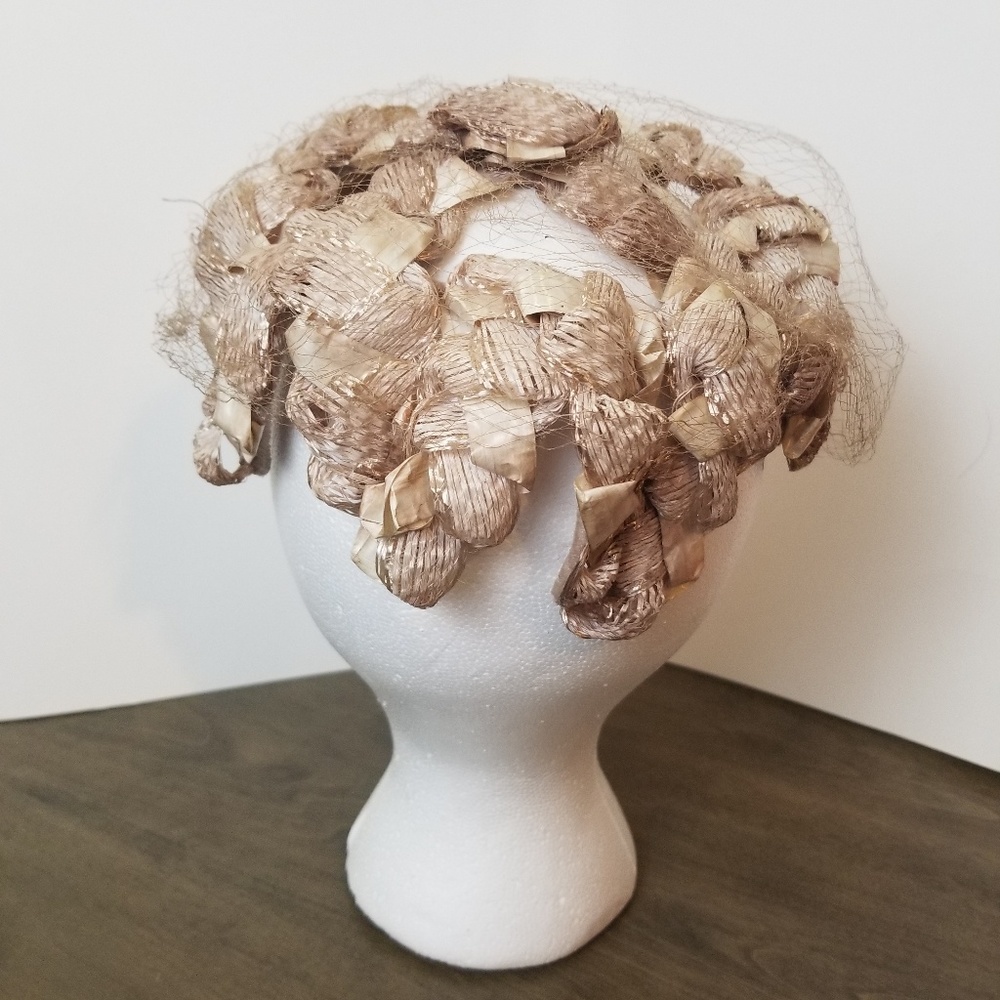 Very Unique Vintage Hat/headpiece with netting - Picture 3 of 7